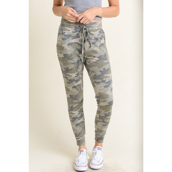 LAST PAIR! Camo Jogger Pants - Picture 2 of 5